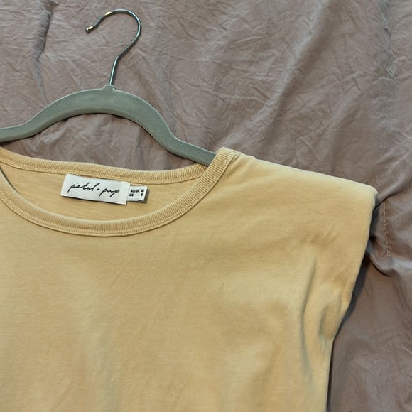 Shoulder Pads Tank - Picture 2 of 4